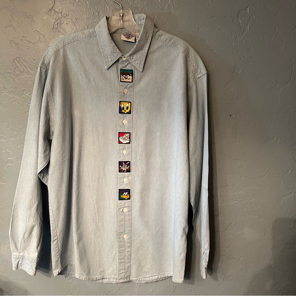 ACME Men’s Medium Chambray Vintage Looney Tunes Chambray Long Sleeve